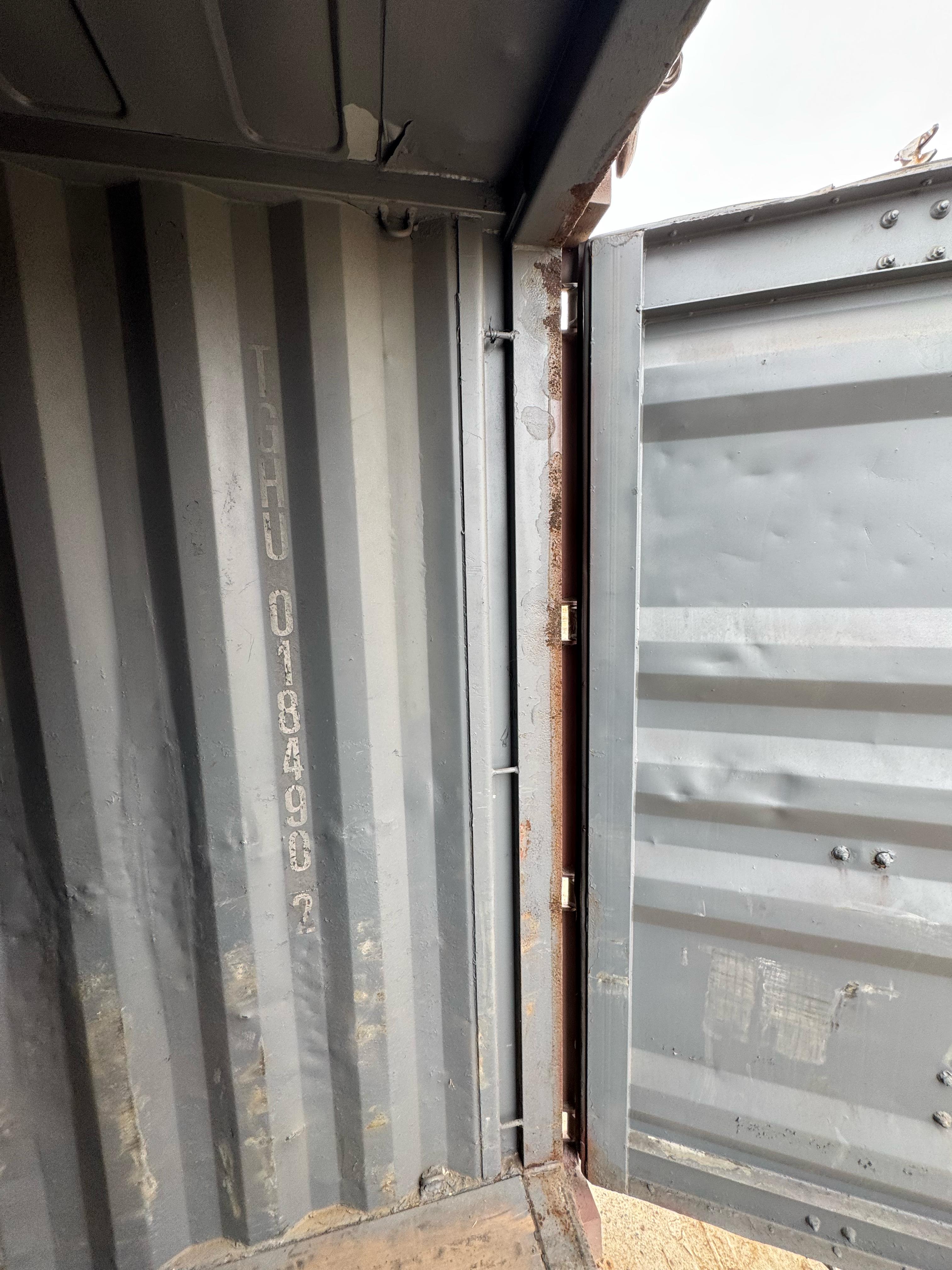 Морской контейнер TGHU0184902